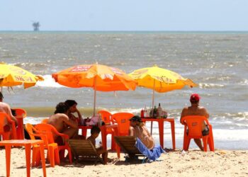 Praias de Sergipe estão próprias para o banho, diz Adema