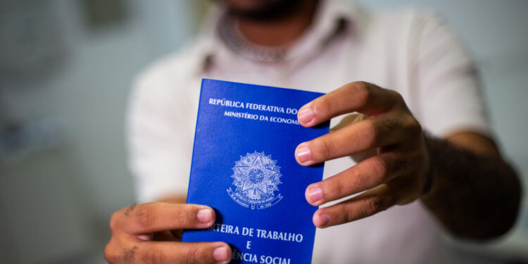 Secretaria do Trabalho divulga vagas de emprego nesta quarta-feira, 24