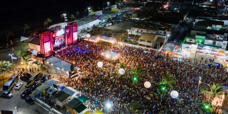 Verão Sergipe 2024 reuniu público de cerca de 80 mil pessoas no primeiro fim de semana na Caueira