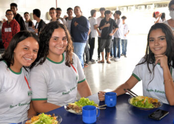 Governo de Sergipe ofertou mais de 22 milhões de refeições para os alunos da rede estadual de ensino em 2023
