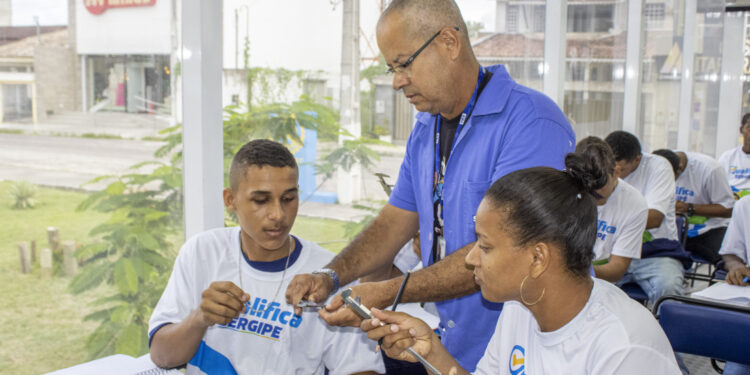 Governo amplia oferta de cursos de qualificação no interior do estado 