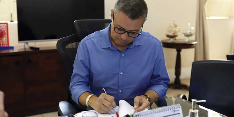 Governo de Sergipe sanciona lei que retoma o programa Gol da Gente