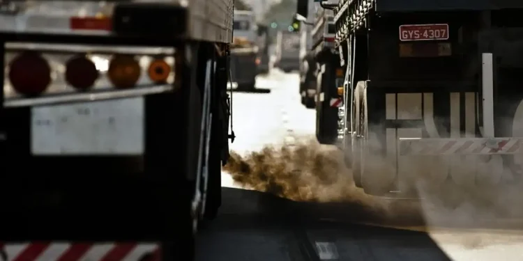 Inmetro anuncia projeto para descarbonização do transporte rodoviário