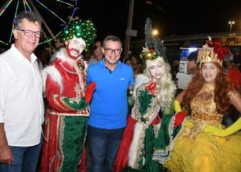 Laércio Oliveira acompanha encerramento da Vila do Natal Iluminado em Aracaju