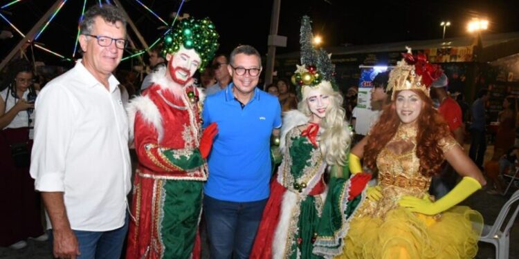 Laércio Oliveira acompanha encerramento da Vila do Natal Iluminado em Aracaju