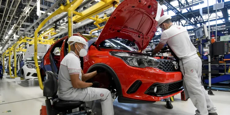 Fenabrave diz que vendas de veículos cresceram 12,02% em 2023