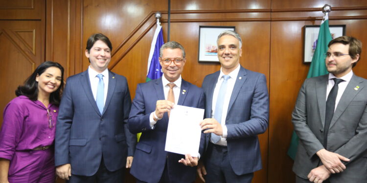 Fábio Reis assume Representação de Sergipe em Brasília