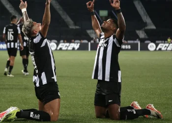Botafogo goleia Aurora por 6 a 0 e avança na Pré-Libertadores