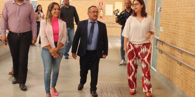 Cícero do Santa Maria lamenta falta de convênio para atender pessoas com deficiência da capital no CER IV