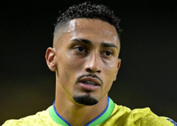 Clube da Premier League faz proposta astronômica por Raphinha