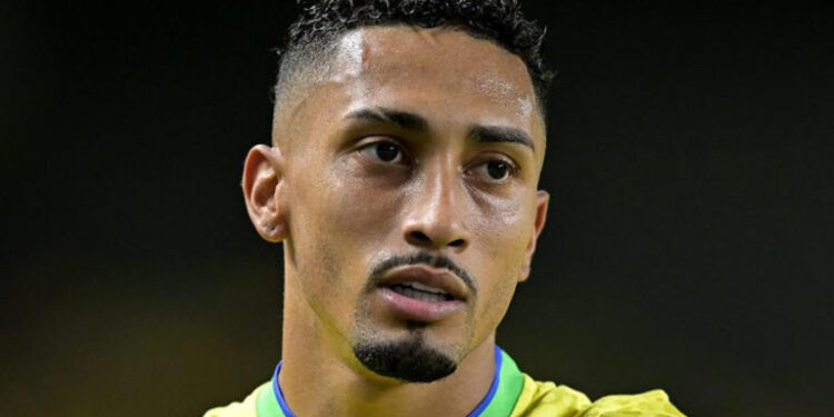 Clube da Premier League faz proposta astronômica por Raphinha