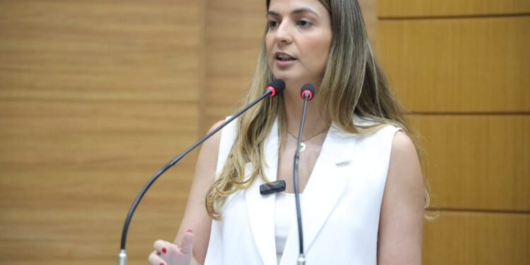 Lidiane Lucena denuncia intolerância religiosa em Aquidabã