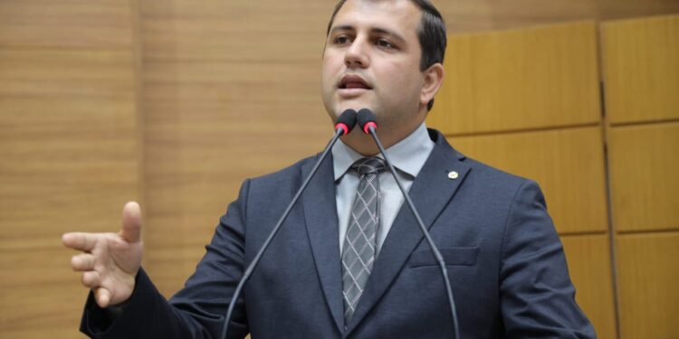 Marcos Oliveira defende apoio financeiro para Hospital do Amor