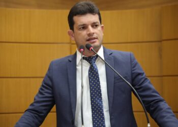 Paulo Júnior pede melhorias para servidores do Detran