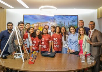 Vereador Pastor Diego apoia alunos sergipanos em projeto de robótica e inclusão