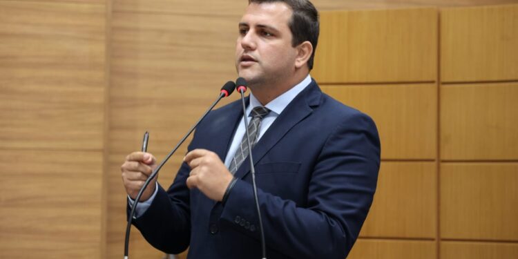 Marcos Oliveira cobra decreto sobre isenção de IPVA para motos