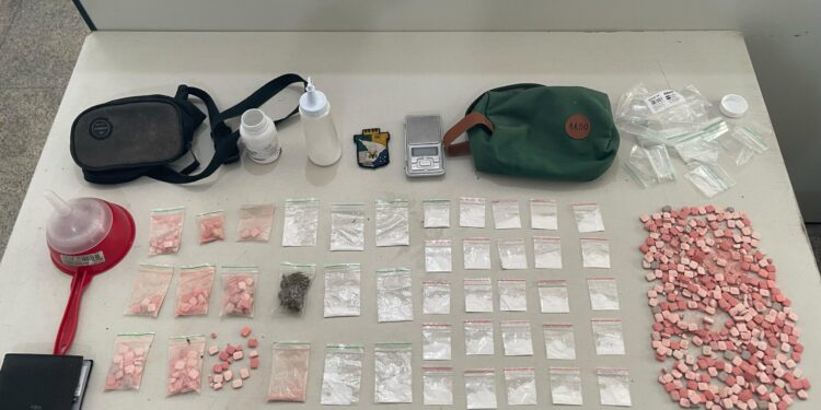 Polícia Militar prende homem por tráfico de drogas na Zona Norte de Aracaju