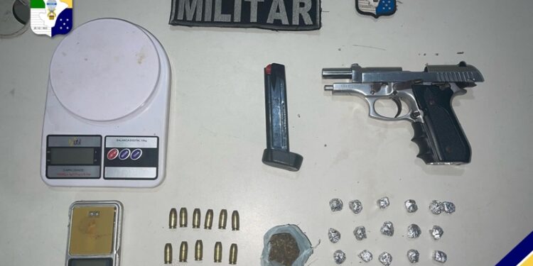 PM prende suspeitos de porte ilegal de arma de fogo e tráfico de entorpecentes em Nossa Senhora do Socorro