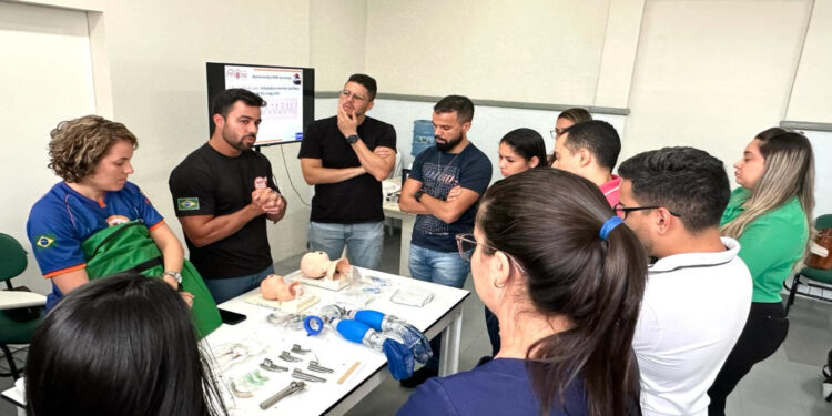 Equipe da Urgência 24h de São Cristóvão recebe treinamento do SAMU com foco em manejo de vias aéreas infantis e parada cardiorespiratória