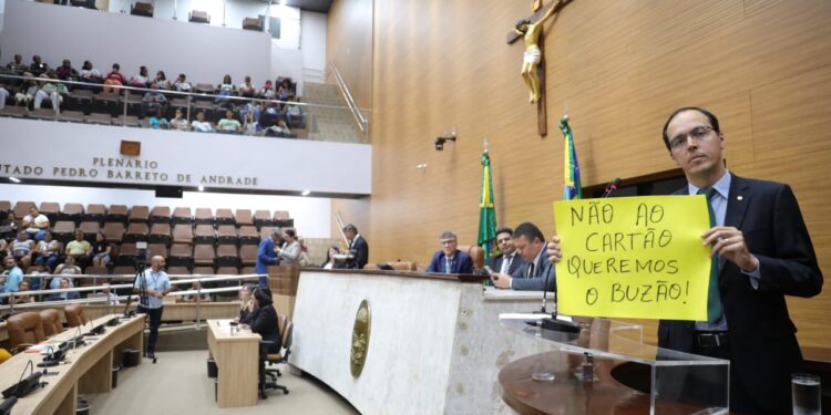 Deputados defendem o retorno do transporte-escolar para alunos de N.Srª do Socorro