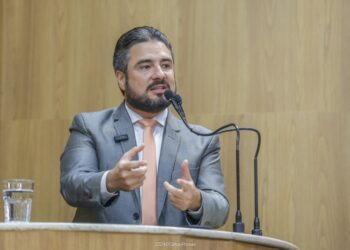 Presidente da CMA demonstra preocupação com o recapeamento da avenida Tancredo Neves