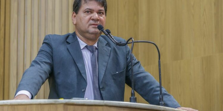 Vereador Miltinho Dantas fala sobre atuação desastrosa da diretora da UBS Cândida Alves, no bairro Industrial