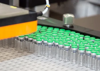 Dengue: fabricante firma parceria para ampliar produção da vacina
