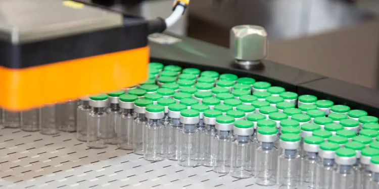 Dengue: fabricante firma parceria para ampliar produção da vacina