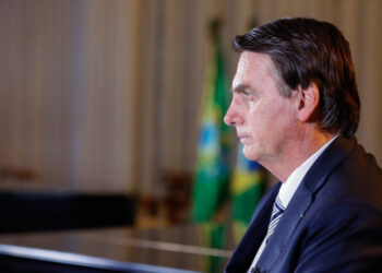Após realização de exames, equipe médica descarta nova cirurgia em Bolsonaro