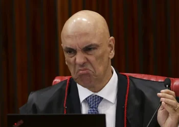Moraes nega pedido de Bolsonaro para não comparecer a interrogatório