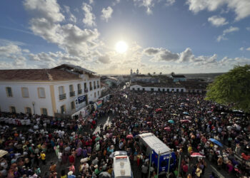Multidão de fiéis lota Centro Histórico de São Cristóvão do último dia da Romaria de Passos