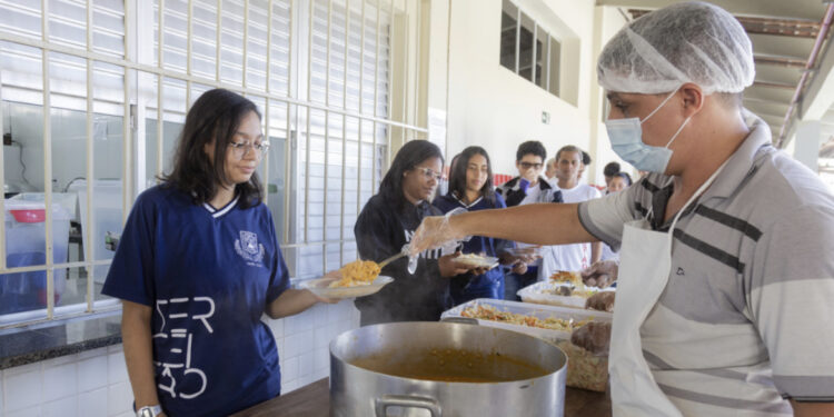 Governo de Sergipe divulga resultados dos processos seletivos para merendeiros, executor de serviços básicos e vigilante