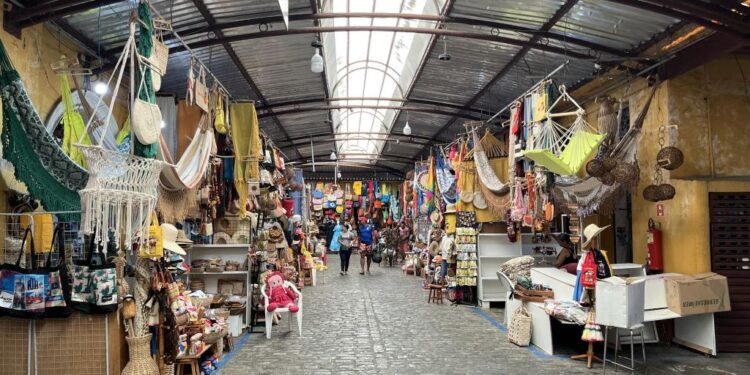 Mercados centrais de Aracaju abrigam diversidade de cores e sabores