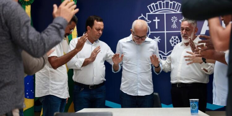 Prefeito Edvaldo se reúne com pastores para alinhar evento evangélico do aniversário de Aracaju