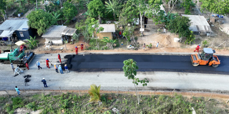 Prefeitura de São Cristóvão inicia pavimentação asfáltica da Rodovia Carlos Pinna