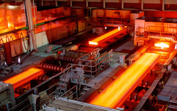 Plano Nova Indústria Brasil deve favorecer setor de máquinas e siderurgia