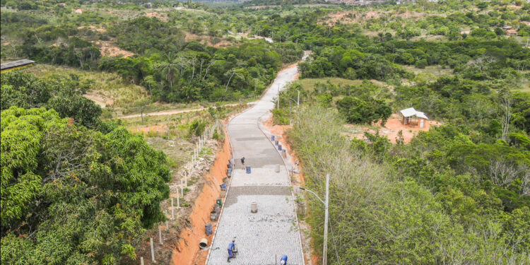 Caminho de Santa Dulce dos Pobres é a maior obra de pavimentação granítica em execução no país