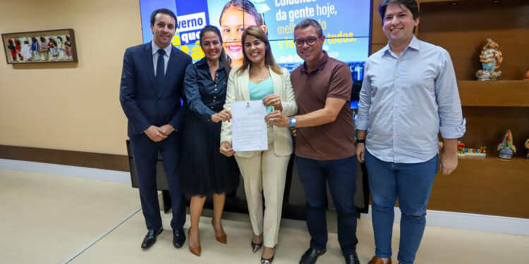 Governador Fábio Mitidieri anuncia grupo de trabalho que regulamenta carreira dos trabalhadores do Suas