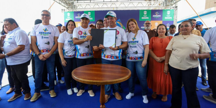 Fábio retorna a Cumbe com autorização de serviços e melhorias para o município durante o ‘Sergipe é aqui’