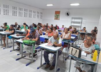EJA em Laranjeiras registra recorde de alunos matriculados em 2024