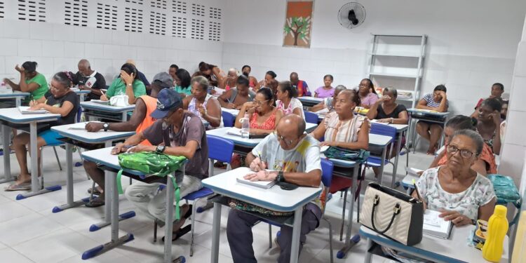 EJA em Laranjeiras registra recorde de alunos matriculados em 2024
