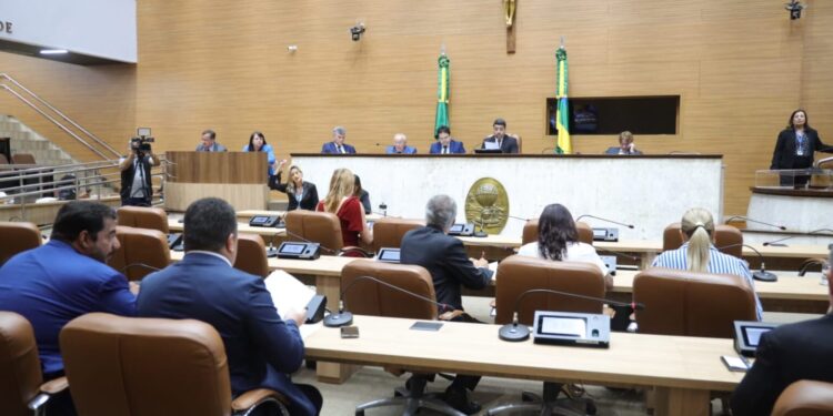 Alese aprova Projeto de Lei Complementar da Defensoria Pública