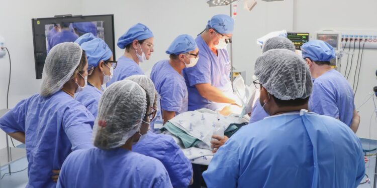 Huse realiza cirurgia de extrofia de bexiga com técnica inédita em Sergipe