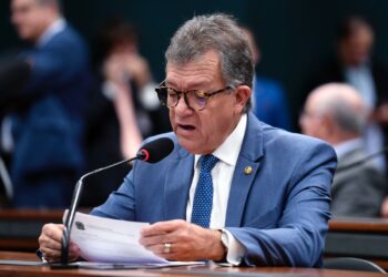 Profert volta a avançar e segue para Câmara dos Deputados