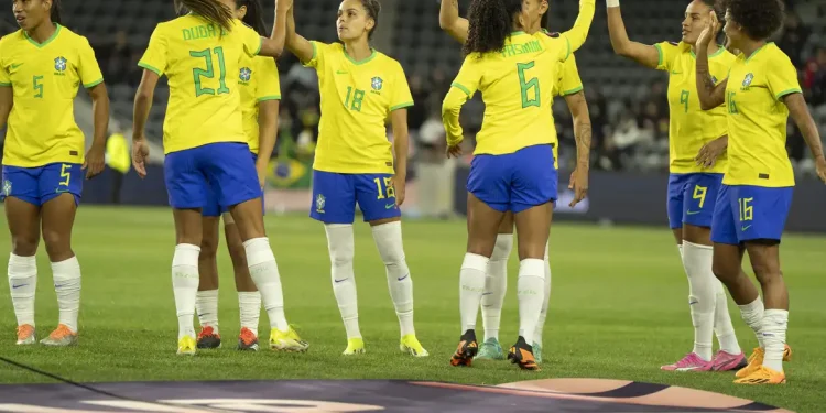 Brasil derrota México e se garante na decisão da Copa Ouro feminina