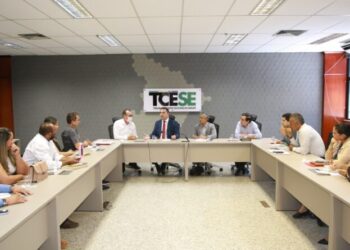 TCE e MPC mediam reunião sobre oferta de transporte escolar para alunos da zona rural de Socorro