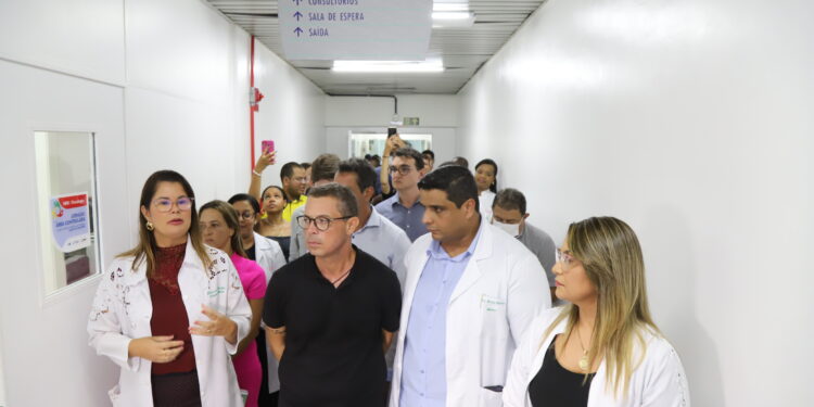 Fábio Mitidieri acompanha obras do Hospital do Câncer e visita Centro de Oncologia do Huse
