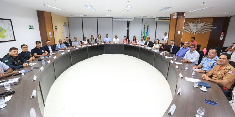Governo de Sergipe instala comissão para discutir carreiras da Segurança Pública