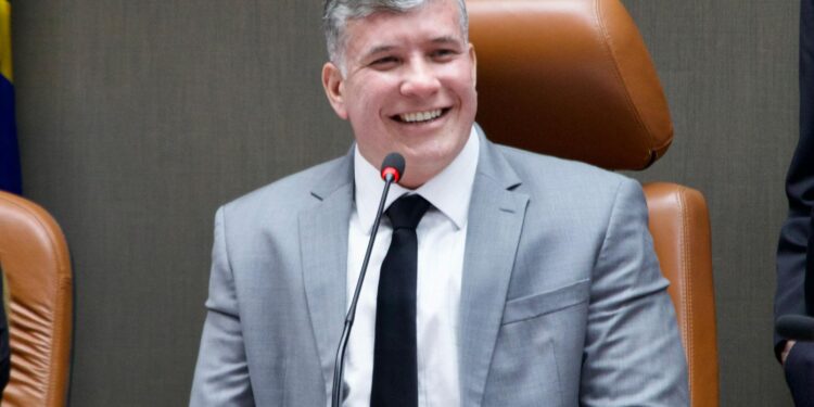 Cristiano solicita a implantação de uma Escola Técnica Profissionalizante em Neópolis