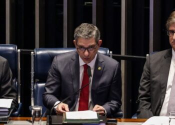 Rogério Carvalho enaltece legado do Senado Federal em sessão solene